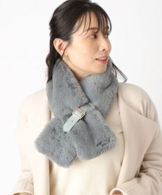 MOONBAT 【大人百花1月号掲載】FURLA フェイクファーマフラー ベルト差し込み ファーティペット ロゴプレート付