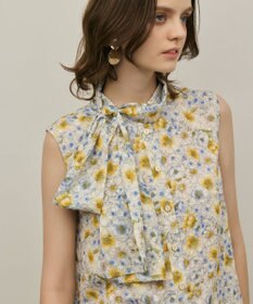 GRACE CONTINENTAL シアーフラワープリントジャガードブラウス