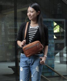 UNBILLION Otias シュリンクレザーオイル仕上げタテ型ボディバッグ