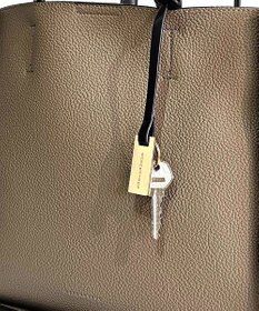 style code 【MERCURYDUO/マーキュリーデュオ】ラージポケット　2WAY ラージトートバッグ　キーリングチャーム付き