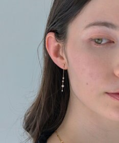 Phoebe 【金属アレルギー対応】【痛くないシリーズ】ドリッピングパールライトフィットイヤリング　シャンパンゴールド
