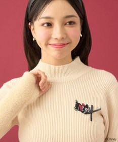 earth music&ecology Ｄｉｓｎｅｙ／フィガロ刺繍袖フェザーニット