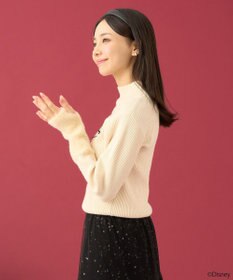 earth music&ecology Ｄｉｓｎｅｙ／フィガロ刺繍袖フェザーニット