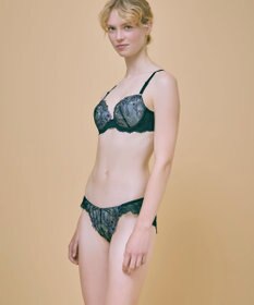 une nana cool バックスタイルまでかわいい Steppe Flower ワイヤーブラ