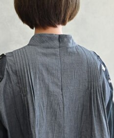 muuc 〈遠州織物の工場で織られた上質なコットン生地〉〈オーガニックコットン〉〈チュール素材に花刺繍〉あじさい小花刺繍ブラウス