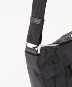 Y'SACCS カーゴポケット　ショルダーバッグ