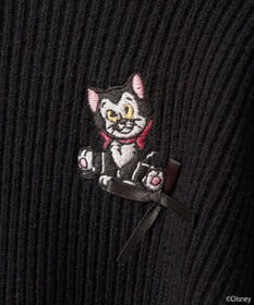 earth music&ecology Ｄｉｓｎｅｙ／フィガロ刺繍袖フェザーニット