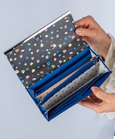 tsumori chisato CARRY クロスエンボス かぶせ長財布