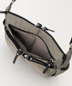 Y'SACCS トリプルポケットベーシックショルダー