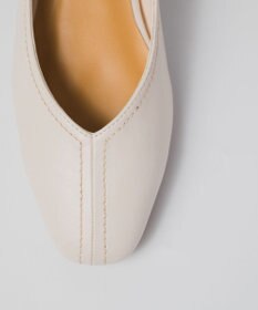 BONTRE 【PRECIEUX JOUET/プレシュウジュエ】デザインステッチVカットフラットパンプス