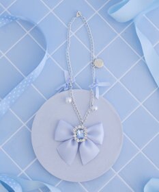 Maison de FLEUR ブルーマニアビジューリボンチャーム