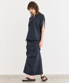 BEIGE， 【接触冷感/UVカット/洗える・BAILA 8.9月合併号掲載】YANN / Vスリットプルオーバーブラウス