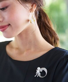 Tiaclasse パール＋リボンブローチ