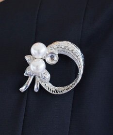 Tiaclasse パール＋リボンブローチ