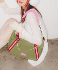 STEVE MADDEN BSYNTH ナイロンクロスボディバッグ