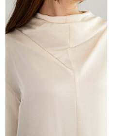 Te chichi ドレープネックブラウス《2025Autumn catalog vol.2 item》