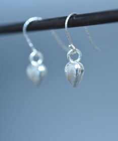 monshiro カレンシルバーハートピアスS