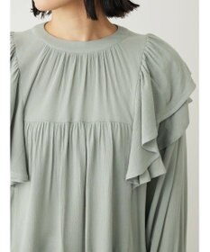 Green Parks ・Ｐｅｔｉｔ　Ｆｌｅｕｒ　ラッフルショルダーブラウス