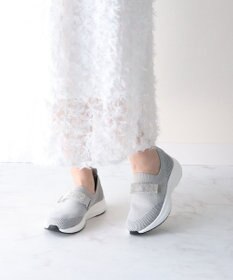 Bridget Birkin 【Bridget Birkin】ベルトストーンニットスニーカー