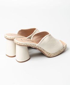 gaimo 【GAIMO/ガイモ】Vカットスクエアヒールサンダル