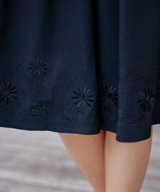 Tiaclasse L 【洗える】花柄刺繍フレアワンピース
