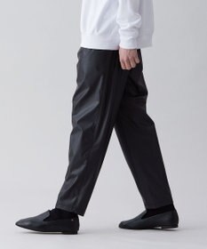 UNFILO MENS 【ストレッチ】レザーライク イージー テーパードパンツ [23年春夏商品]