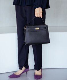 組曲 ベルトデザインスクエアショルダーバッグ