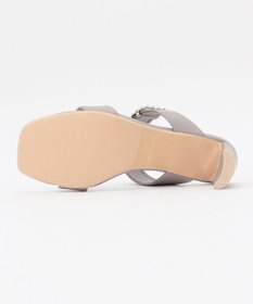 自由区 ビジューバックルサンダル