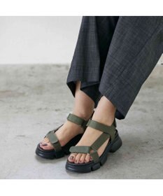 ing <ing>ボリュームソールスポーツサンダル