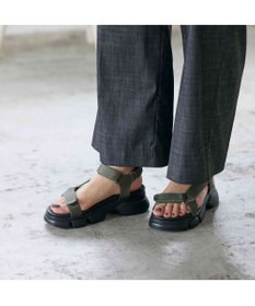 ing <ing>ボリュームソールスポーツサンダル