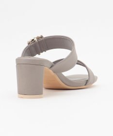 自由区 ビジューバックルサンダル