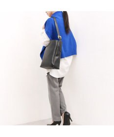 UNBILLION カシュカシュ cachecache / アシンメトリーバックル付きホーボーバッグ