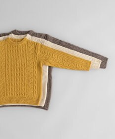 muuc 〈希少なエクストラファインラムウール〉ケーブル模様編みニットセーター