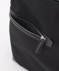 Y'SACCS アシメファスナーポケットリュック