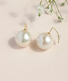 Phoebe 〈シリーズ累計販売5000点突破！〉≪TV番組着用商品≫ビッグパールフックピアス　ホワイト