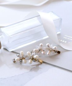 Tiaclasse パールフラワーヘアクリップ
