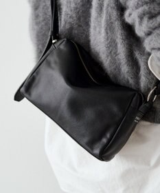 russet 【2025AW新作】レザースクエアショルダーバッグ(CE-1575)