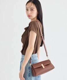 earth music&ecology 軽量フラップ三層ショルダーバッグ