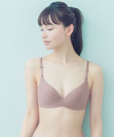 Wing ノンワイヤーブラ　【シンクロブラ】　動いてもズレにくい　MB4016　ウイング／ワコール