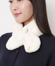 MOONBAT FURLA（フルラ）プチリボンマフラー  アーチロゴ フェイクファー