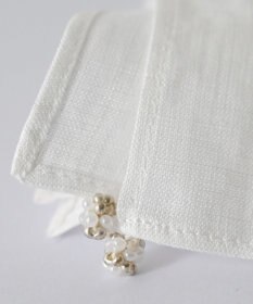AND WOOL 〈フォーマルシーンにもギフトにもお勧めな上質素材〉フレンチリネンのハンカチ（ビーズモチーフ）