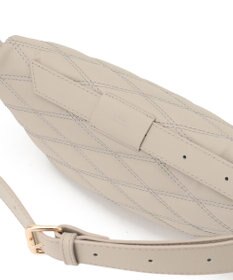 23区 キルティング ボディバッグ