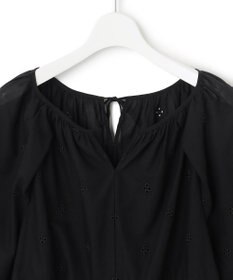 23区 【SLOW/洗える】エンブロイダリーレース ブラウス