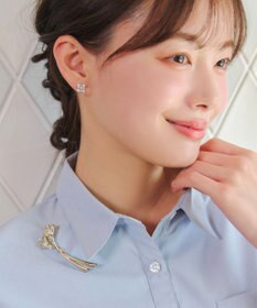 Tiaclasse フローラルブーケブローチ