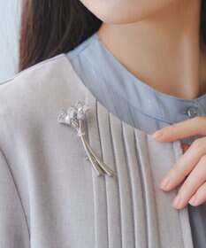 Tiaclasse フローラルブーケブローチ