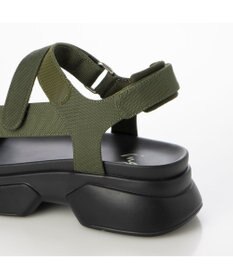 ing <ing>ボリュームソールスポーツサンダル