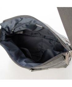 LA BAGAGERIE フロントポケット　スクエアナイロンショルダー　Sサイズ