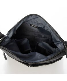 LA BAGAGERIE フロントポケット　スクエアナイロンショルダー　Sサイズ