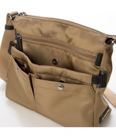 LA BAGAGERIE フロントポケット　スクエアナイロンショルダー　Sサイズ