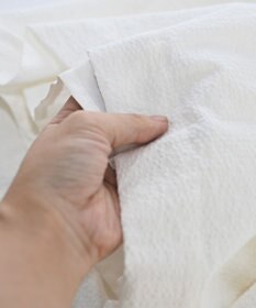 muuc 〈心地よいコットン・シアサッカー生地〉筆記帳刺繍ベルトデザイン切り替え 後ろゴム有り フレアーパンツ